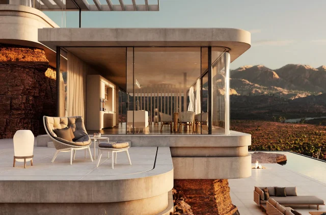 Modernes Haus mit geschwungener Architektur und raumhohen Glaswänden mit Blick auf eine malerische Berglandschaft. Auf der Außenterrasse stehen gemütliche Gartenmöbel, und warmes Sonnenlicht erhellt das stilvolle, offene Innere. Inspiriert von Häusern in Luxemburg und Deutschland.